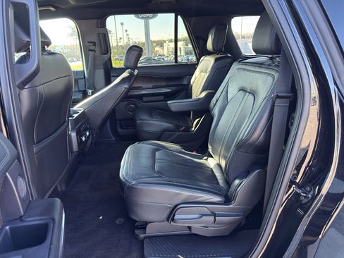 Used 2018 Ford Expedition Max Limited image 12