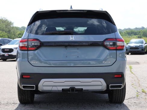 Used 2025 Honda Pilot Elite image 10