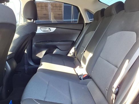 Certified 2023 Kia Forte LXS FWD image 7