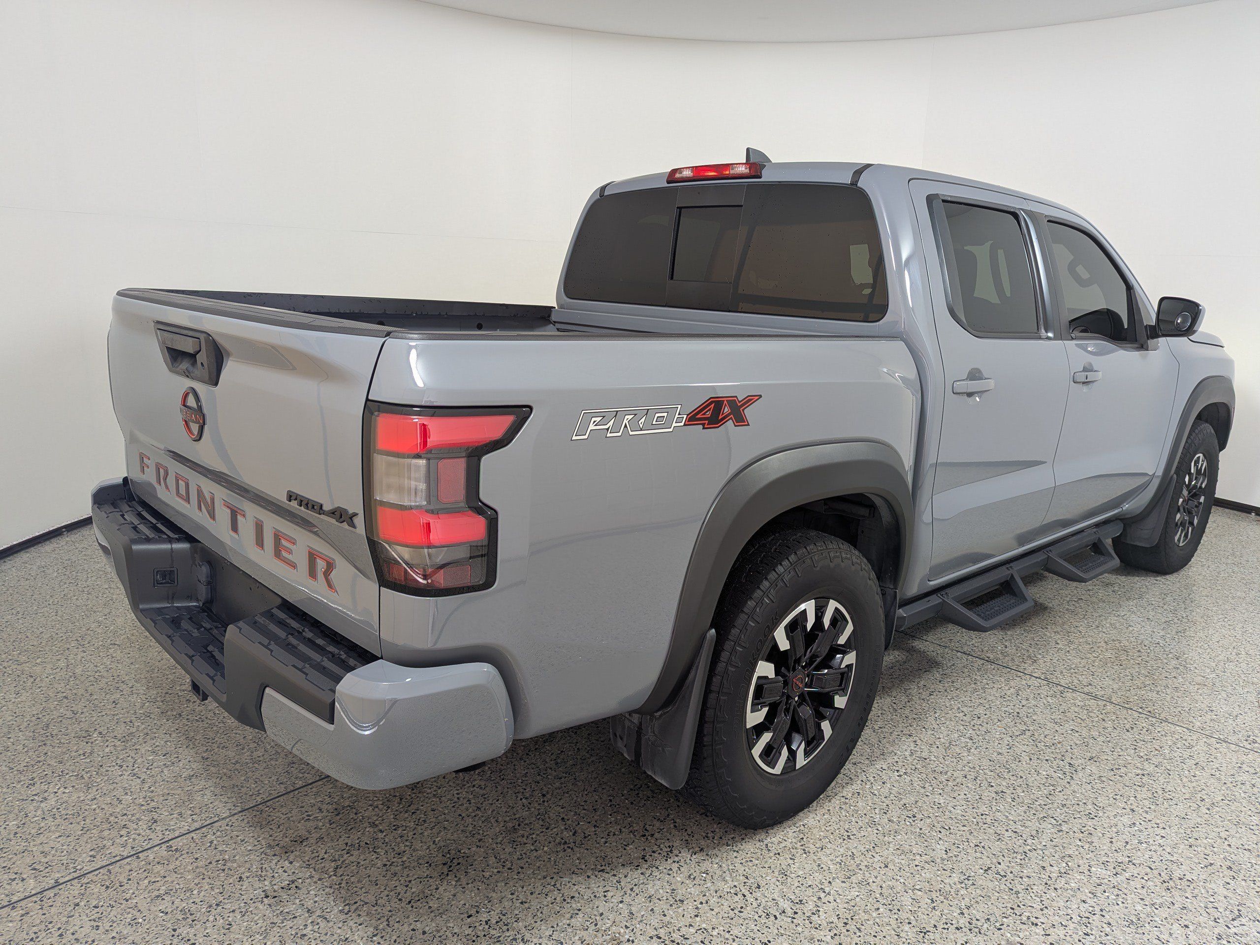Used 2023 Nissan Frontier PRO-4X w/ Tow Package AWD/4WD image 7