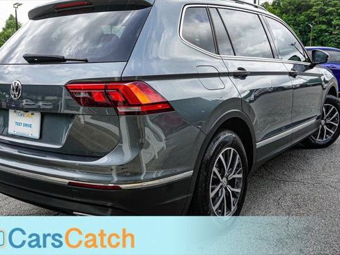 Used 2020 Volkswagen Tiguan SE w/ Panoramic Sunroof Package FWD image 7