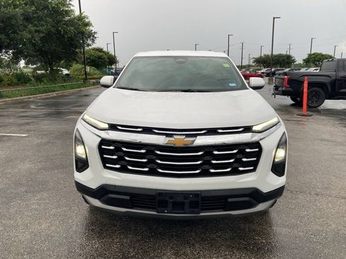 Used 2026 Chevrolet Equinox LT FWD image 2