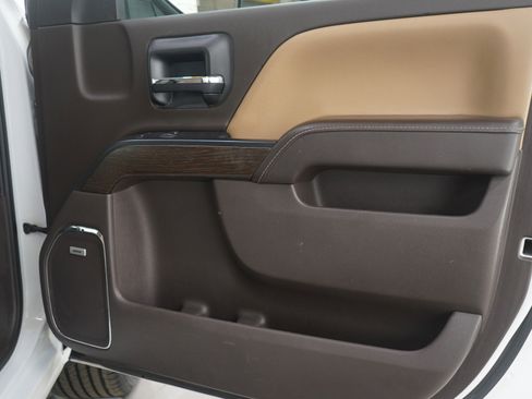 Used 2017 GMC Sierra 1500 Denali w/ Denali Ultimate Package image 9