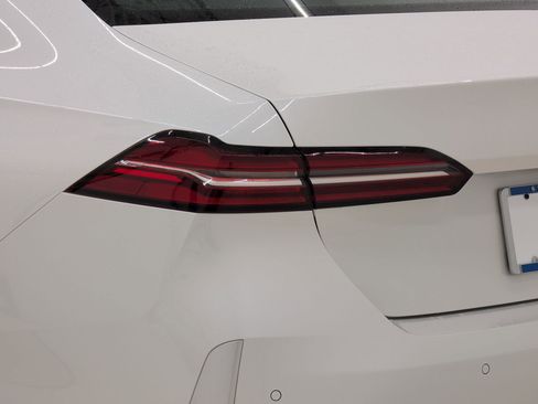 New 2026 BMW 530i image 13