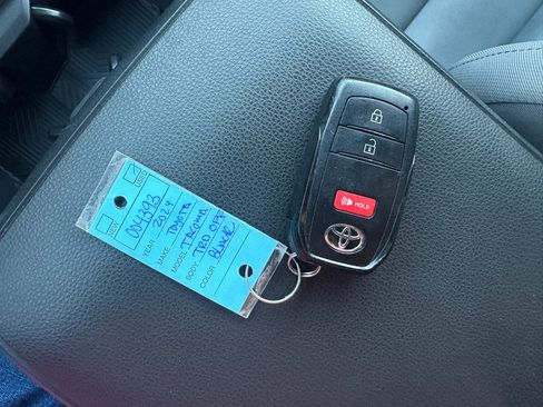 Used 2024 Toyota Tacoma TRD Off-Road image 15