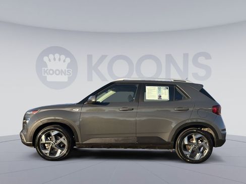 Certified 2024 Hyundai Venue SEL image 2