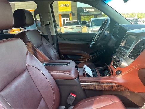 Used 2020 Chevrolet Tahoe Premier w/ Premier 6.2L Value Package RWD image 7