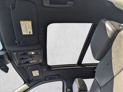 Used 2024 GMC Yukon Denali image 16