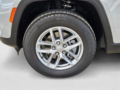 New 2025 Jeep Grand Cherokee Laredo X w/ Luxury Tech Group I image 10