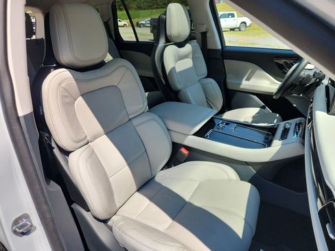 Used 2025 Lincoln Aviator Reserve w/ Luxury Package RWD image 51