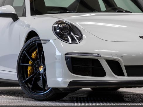 Used 2019 Porsche 911 Carrera GTS RWD image 3