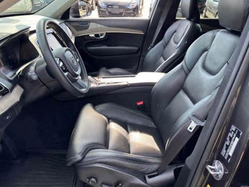 Used 2023 Volvo XC90 B6 Ultimate w/ Lounge Package AWD/4WD image 3