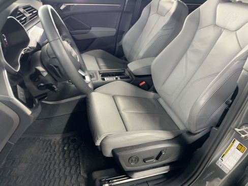 Used 2025 Audi Q3 2.0T Premium w/ Convenience Package image 5