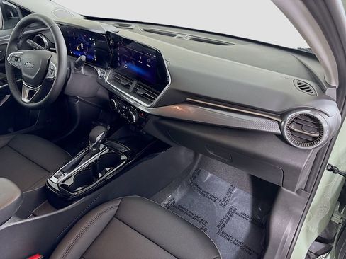New 2026 Chevrolet Trax ACTIV w/ Sunroof Package FWD image 29