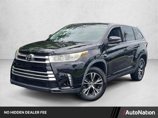 Used 2019 Toyota Highlander LE FWD video 1