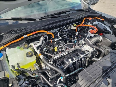 New 2025 Ford Escape SE w/ PHEV Premium Package image 12