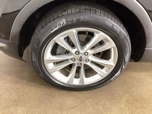 Used 2018 Ford Explorer Limited w/ Equipment Group 301A AWD/4WD image 36