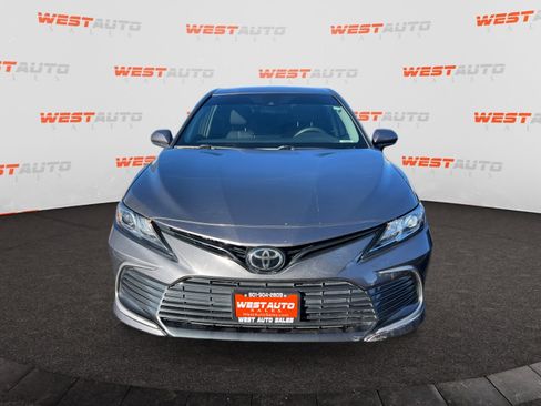 Used 2021 Toyota Camry LE image 8