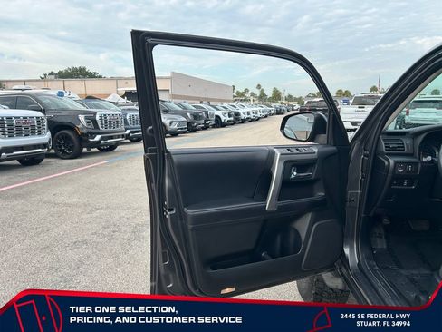 Used 2019 Toyota 4Runner SR5 AWD/4WD image 11