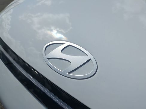 New 2026 Hyundai Kona Limited FWD image 13