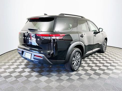 Used 2025 Nissan Pathfinder SV image 8