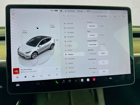 Used 2022 Tesla Model Y Long Range image 36