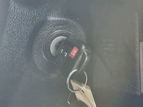 Used 2021 Toyota Tacoma SR5 AWD/4WD image 27