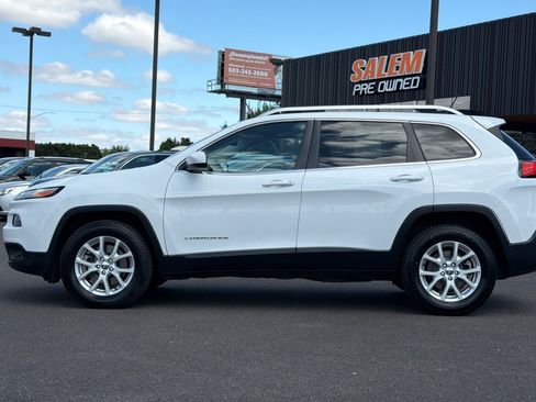 Used 2015 Jeep Cherokee Latitude AWD/4WD image 9