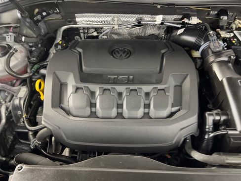 Used 2022 Volkswagen Tiguan SE image 33