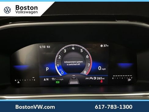 Used 2025 Volkswagen Taos SE image 14