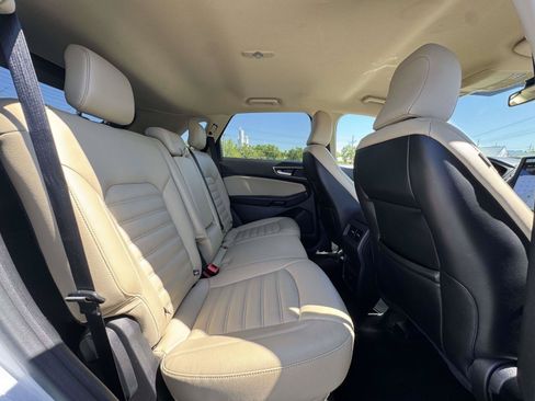 Used 2023 Ford Edge SEL AWD/4WD image 18