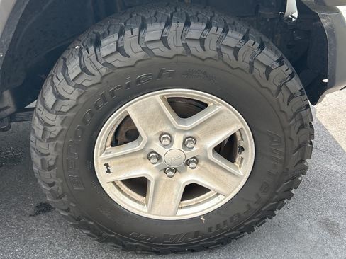 Used 2020 Jeep Gladiator Sport w/ Quick Order Package 24S AWD/4WD image 24