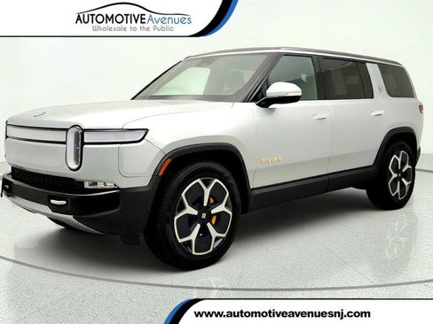 Used 2024 Rivian R1S Adventure AWD/4WD image 1