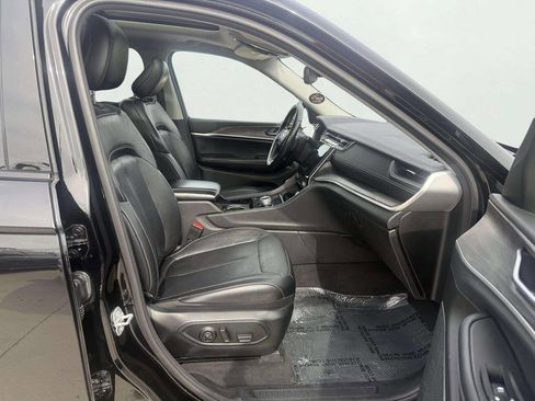 Used 2021 Jeep Grand Cherokee L Limited AWD/4WD image 12