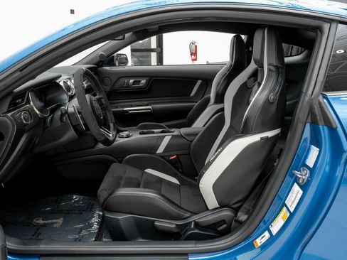 Used 2021 Ford Mustang Shelby GT500 w/ Carbon Fiber Track Pack RWD image 7