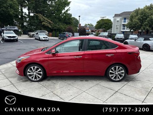 Used 2022 Hyundai Accent Limited FWD image 5