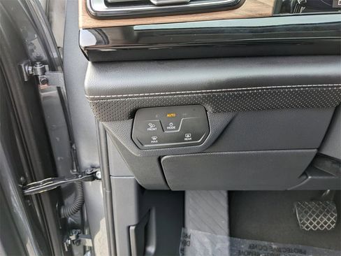 Certified 2024 Volkswagen Atlas SE image 28