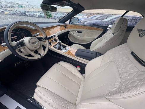 Used 2020 Bentley Continental GT image 4