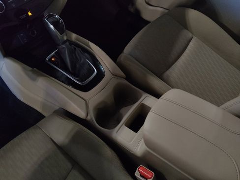 Used 2017 Nissan Rogue S image 26