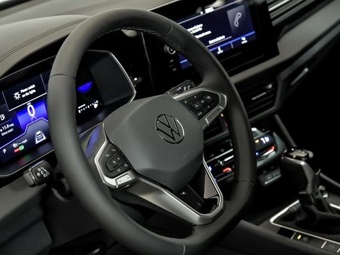 Used 2025 Volkswagen Jetta Sport FWD image 9