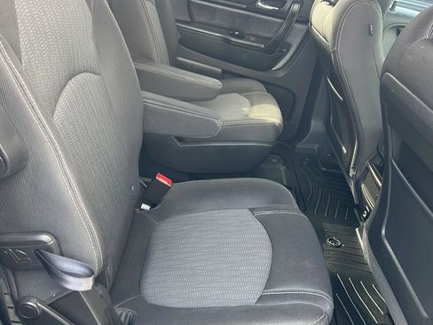 Used 2017 Chevrolet Traverse LT w/ Style and Technology Package FWD image 26
