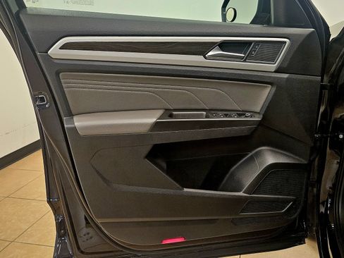 Used 2022 Volkswagen Atlas SE image 12