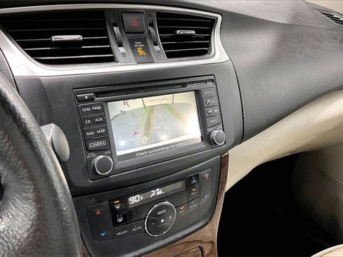 Used 2015 Nissan Sentra SL w/ SL Premium Package image 15