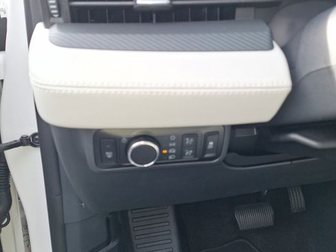 Used 2025 Ford Mustang Mach-E Premium image 11