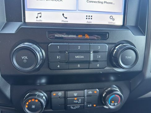 Used 2019 Ford F150 XLT RWD image 12