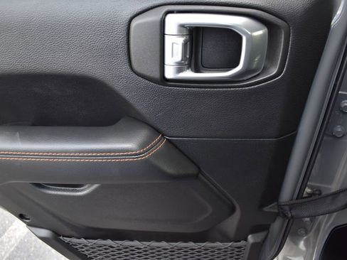 Used 2020 Jeep Gladiator Mojave image 13