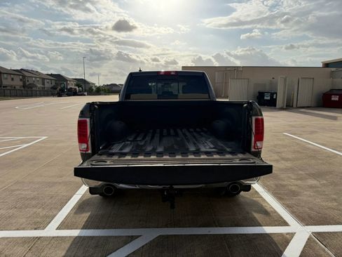 Used 2018 RAM 1500 Laramie w/ Cold Weather Group AWD/4WD image 8