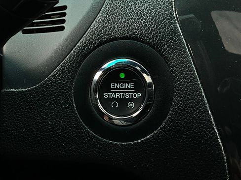 Used 2017 Ford Explorer XLT w/ Equipment Group 202A image 30