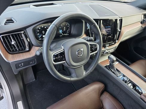 Used 2021 Volvo XC60 T6 Inscription w/ Protection Package Premier image 10