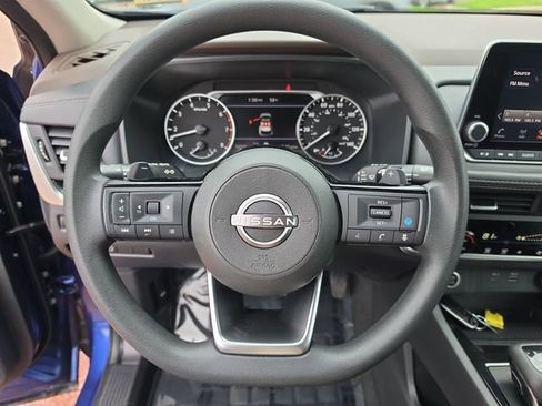 Used 2023 Nissan Rogue SV AWD/4WD image 14